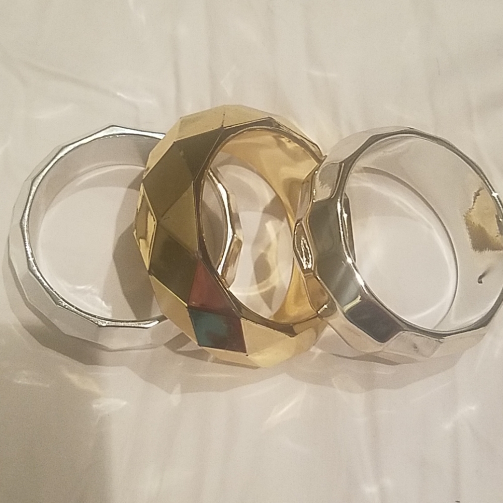 3 metallic bangle bracelets
